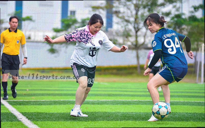 实时控球率数据面板，显示球权比例